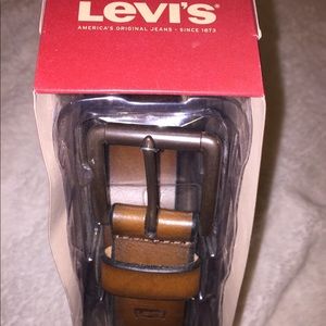 levi's men's casual leather belt